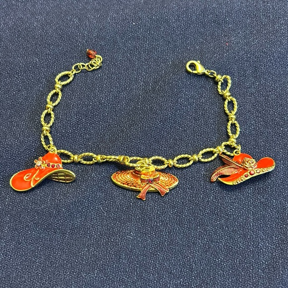 Avon Jewelry - Avon Red Hat Society Gold Tone Charm Link Bracelet Lobster Close 7.5"